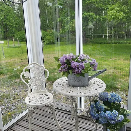 Mini House With Own Garden アパート イマトラ